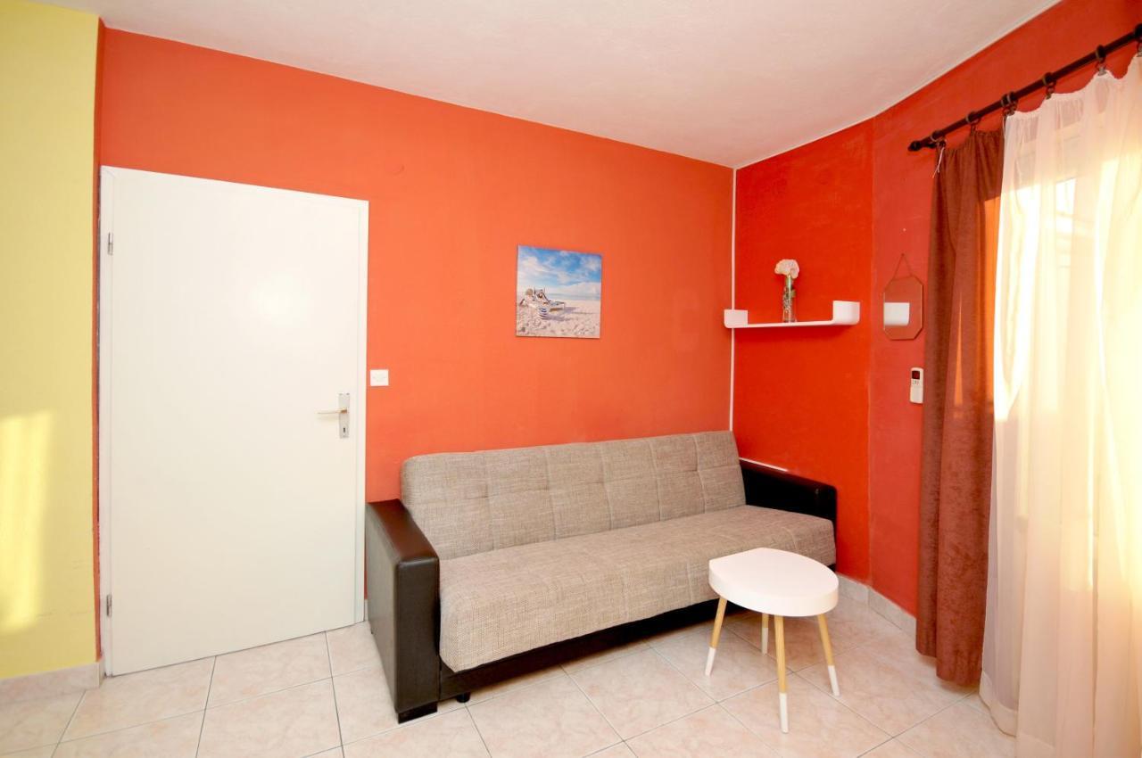 Apartments With A Parking Space Okrug Donji, Ciovo - 13732 Donji Okrug  Exterior photo
