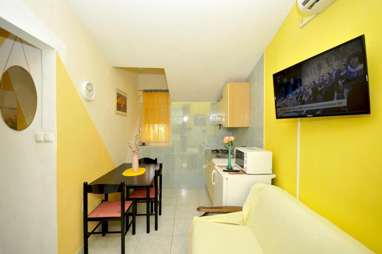 Apartments With A Parking Space Okrug Donji, Ciovo - 13732 Donji Okrug  Exterior photo